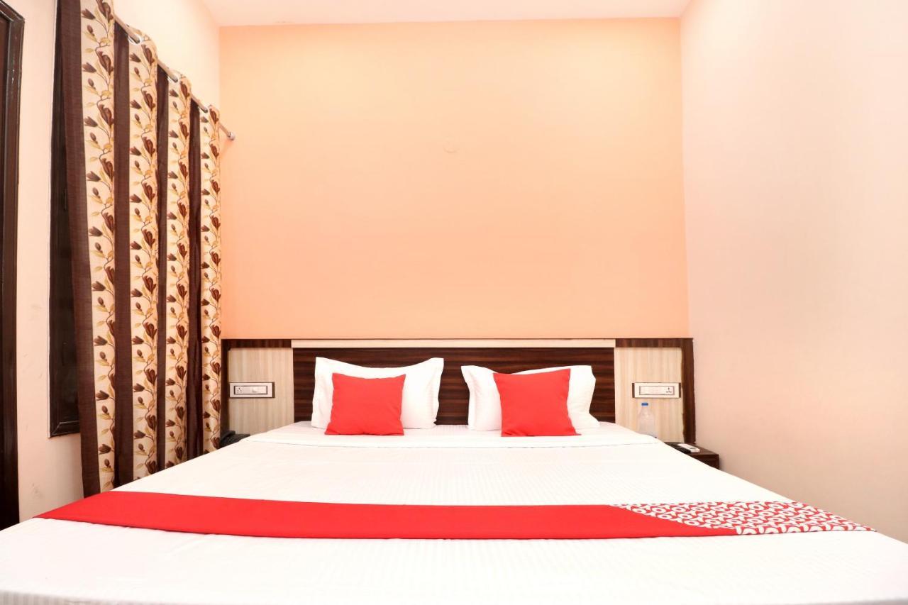 Vaccinated Staff- Oyo 15127 Pryag Guest House Jalandhar Exterior photo