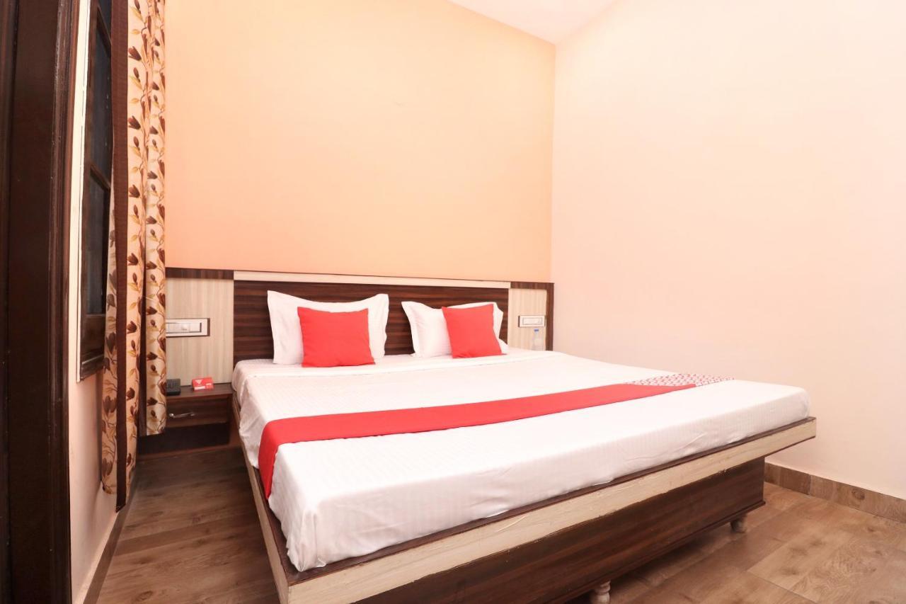 Vaccinated Staff- Oyo 15127 Pryag Guest House Jalandhar Exterior photo