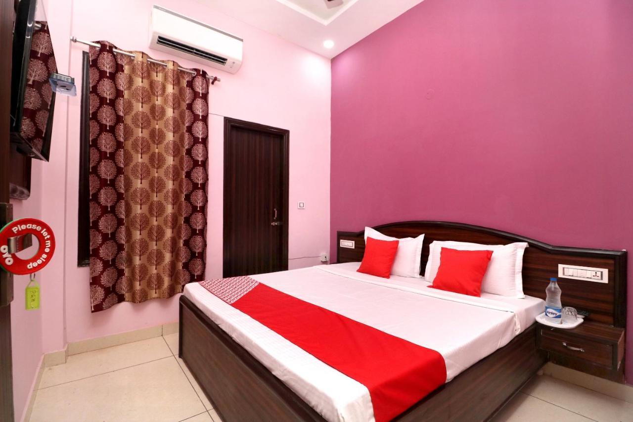 Vaccinated Staff- Oyo 15127 Pryag Guest House Jalandhar Exterior photo