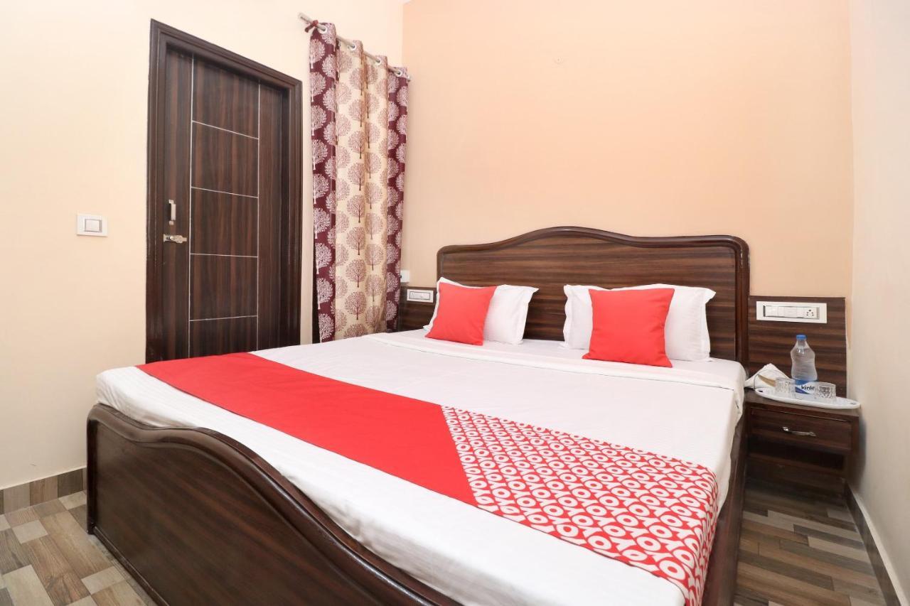 Vaccinated Staff- Oyo 15127 Pryag Guest House Jalandhar Exterior photo