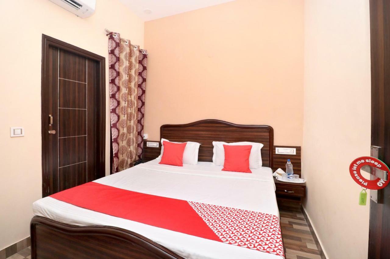 Vaccinated Staff- Oyo 15127 Pryag Guest House Jalandhar Exterior photo