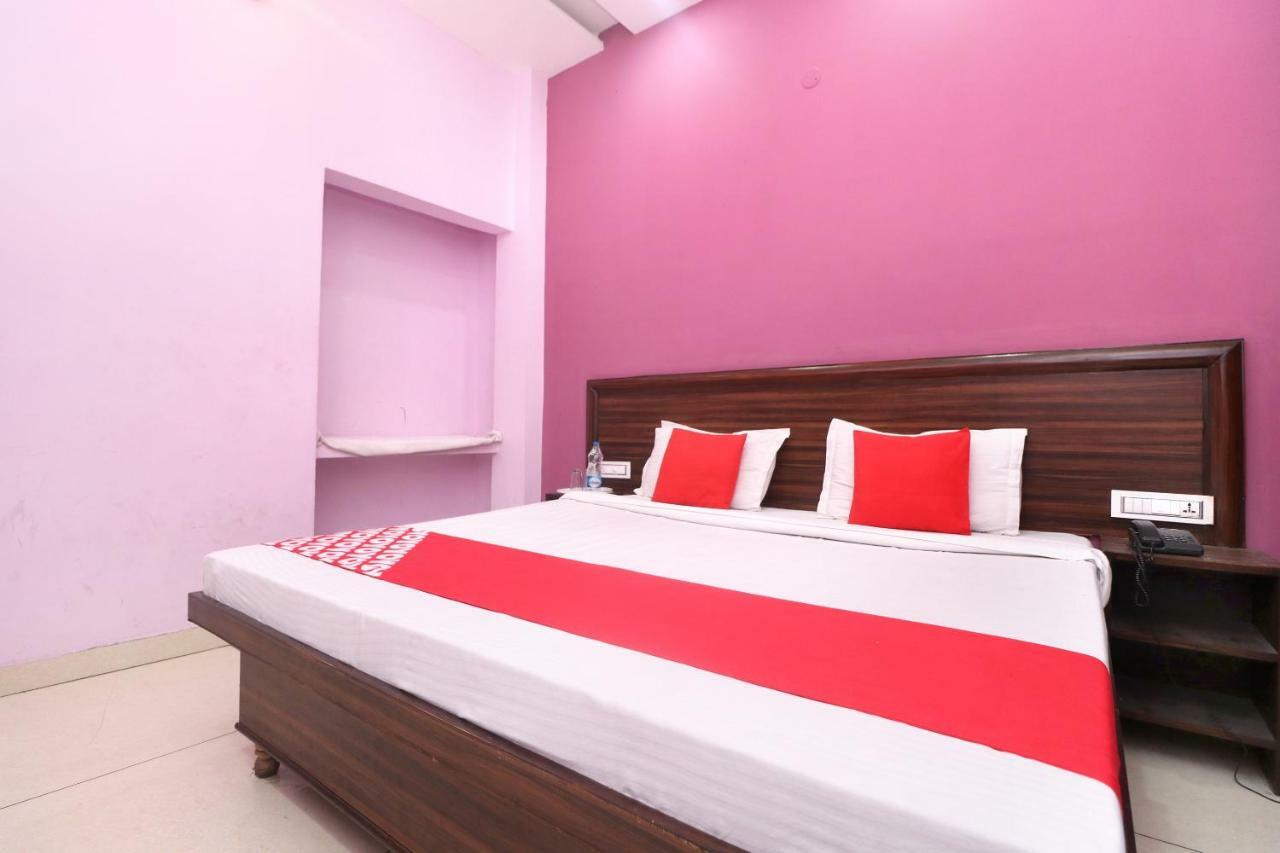 Vaccinated Staff- Oyo 15127 Pryag Guest House Jalandhar Exterior photo