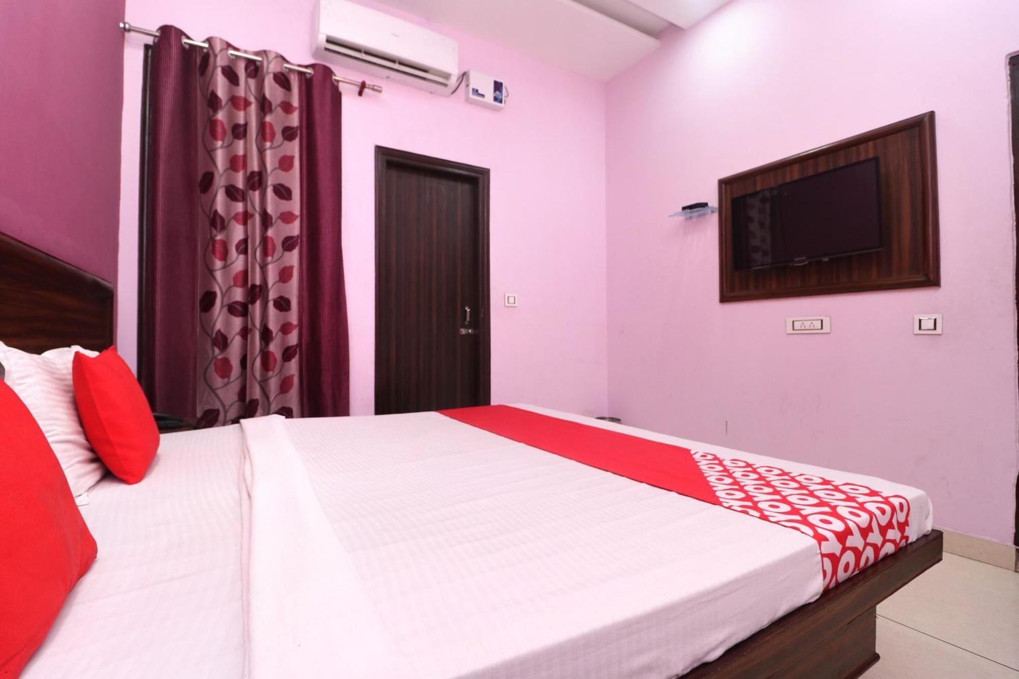 Vaccinated Staff- Oyo 15127 Pryag Guest House Jalandhar Exterior photo